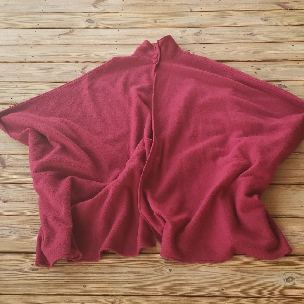 Northern Trails women's cape, one size